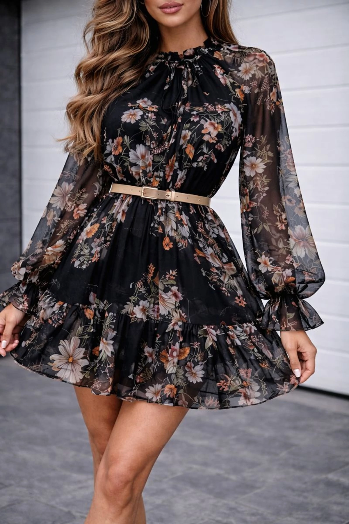 ROSSY fekete virágos ruha övvel