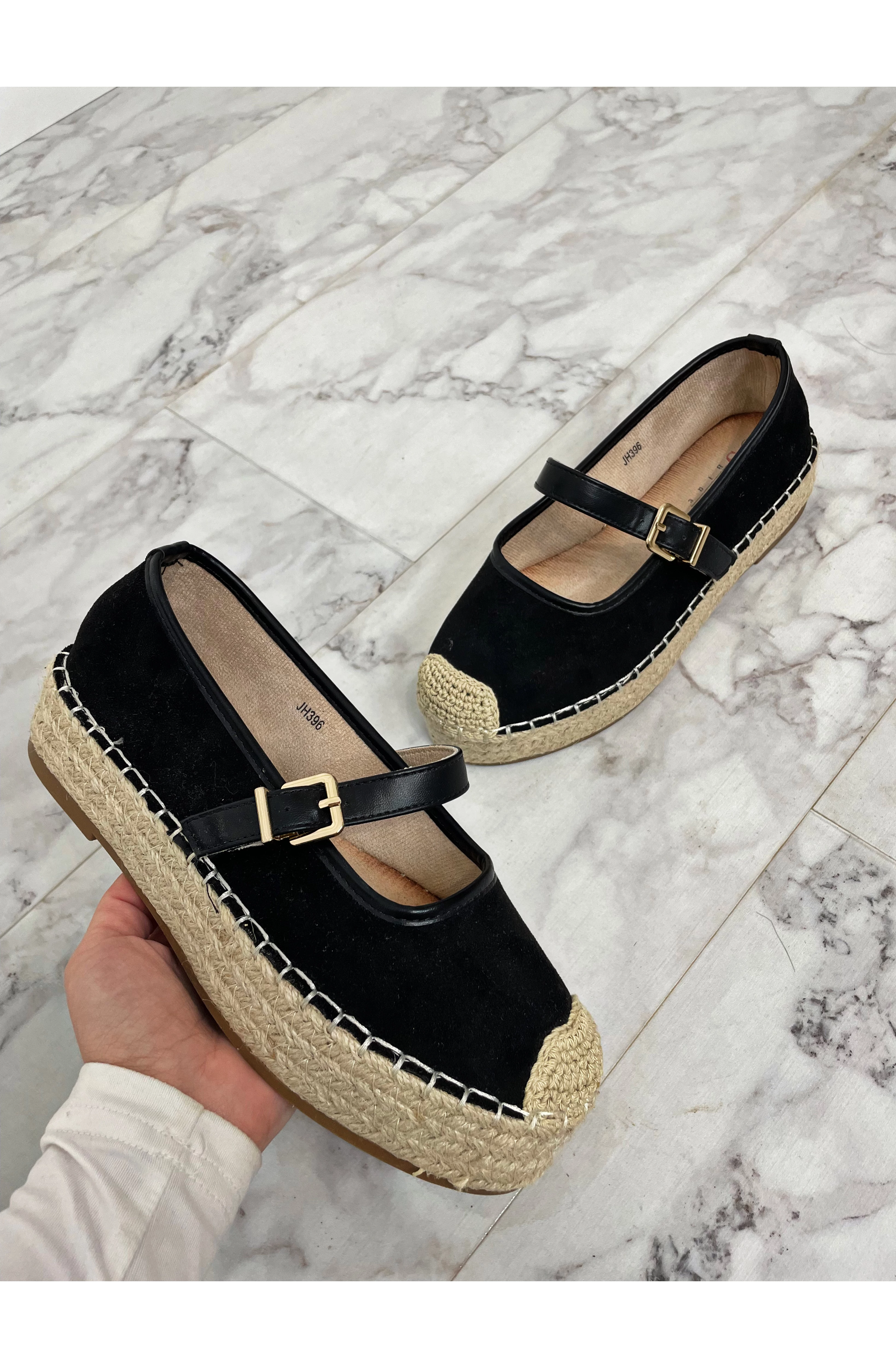 DIVIN fekete mokaszin