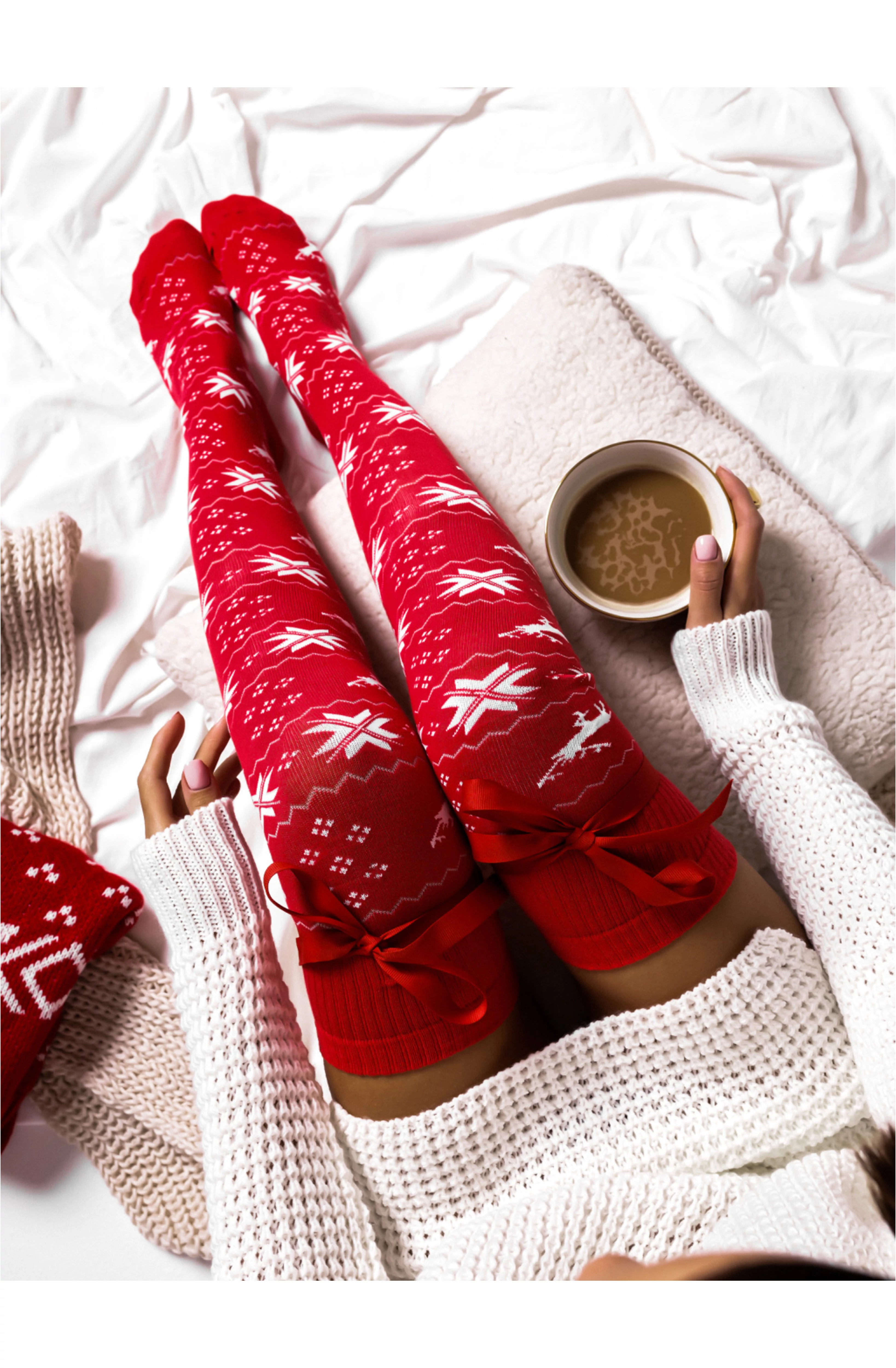 Téli mintás piros combzokni masnival