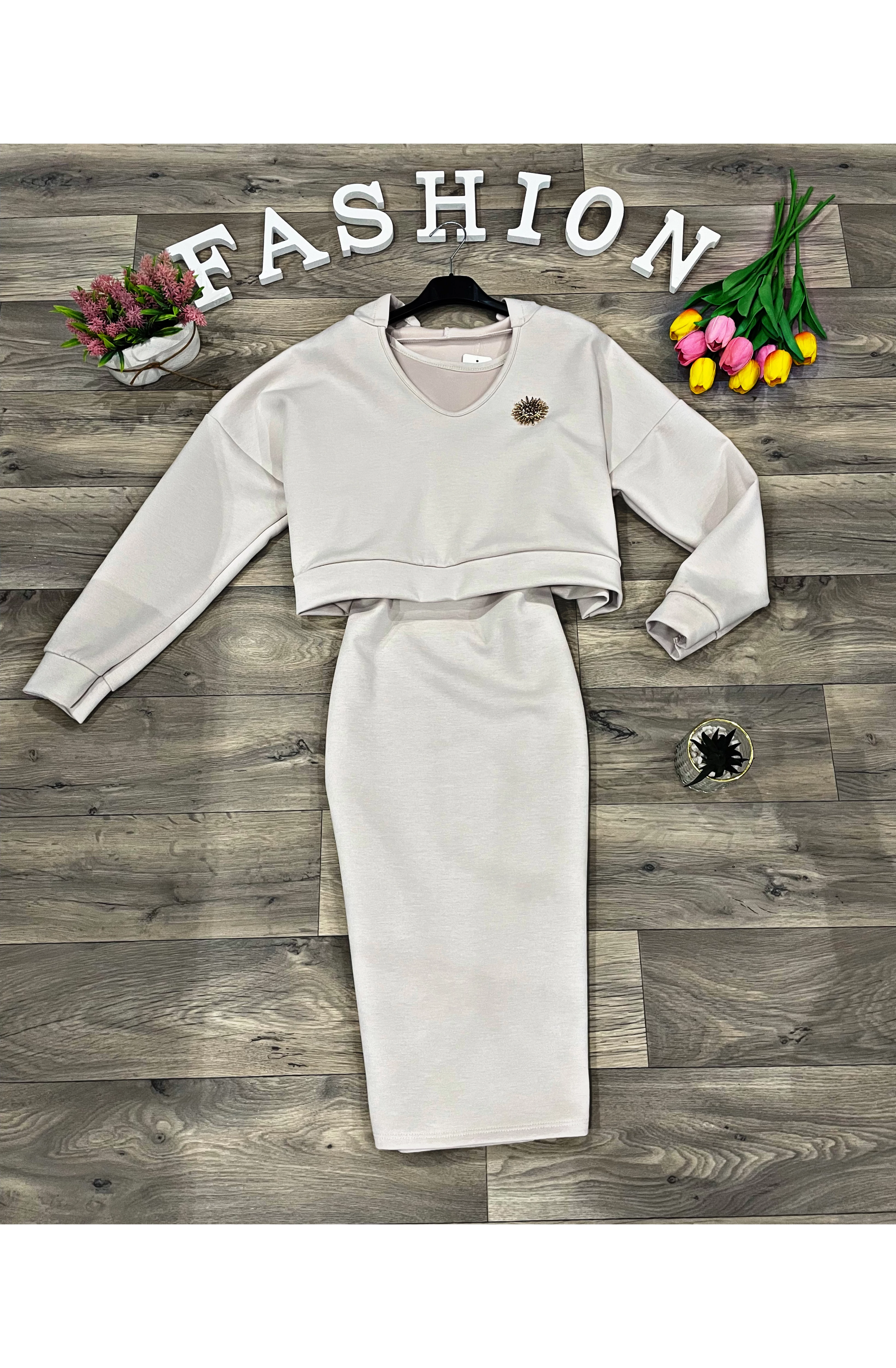 SENIA bézs ruha szett